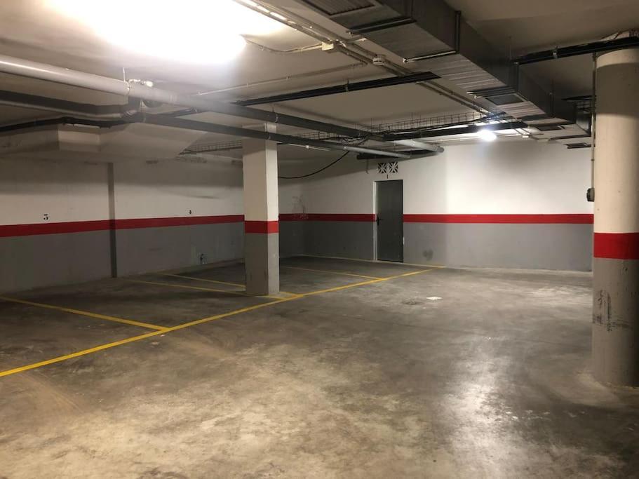 Luminoso Apartamento Con Garaje En El Centro Málaga Exterior foto